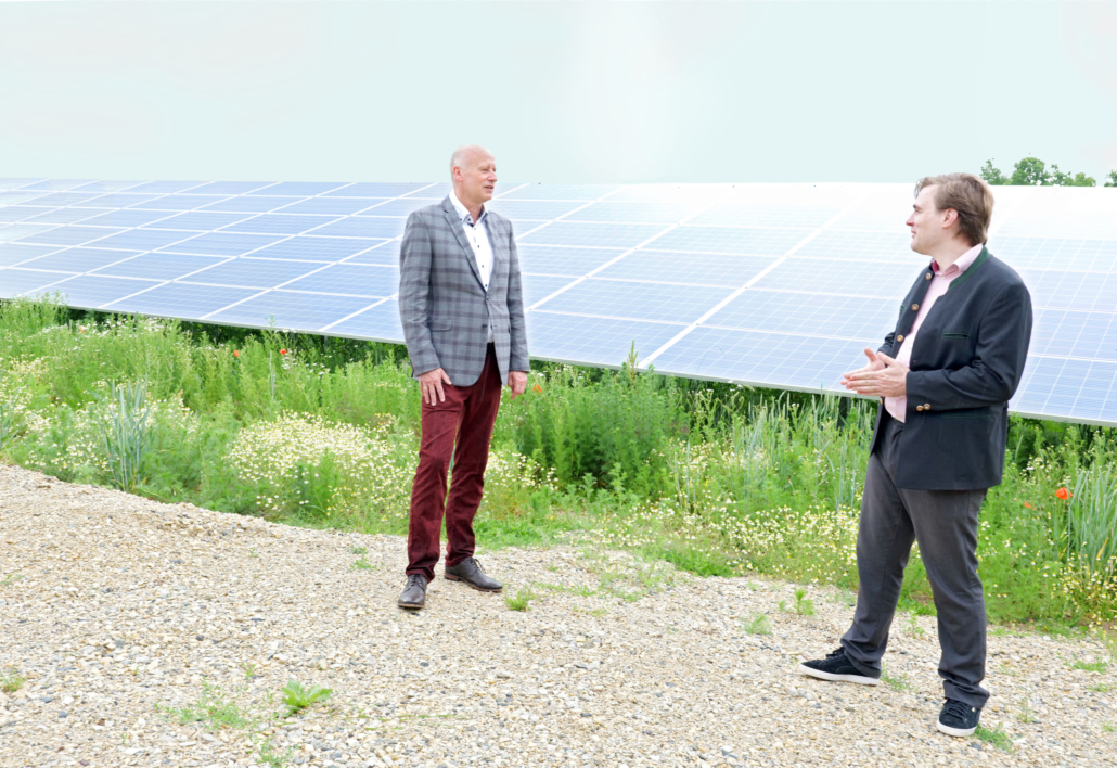 Eröffnung der PV-Anlage in Knetzgau; Bürgermeister Paulus und Geschäftsleiter Manuel Zeller Bosse SÜDWERK